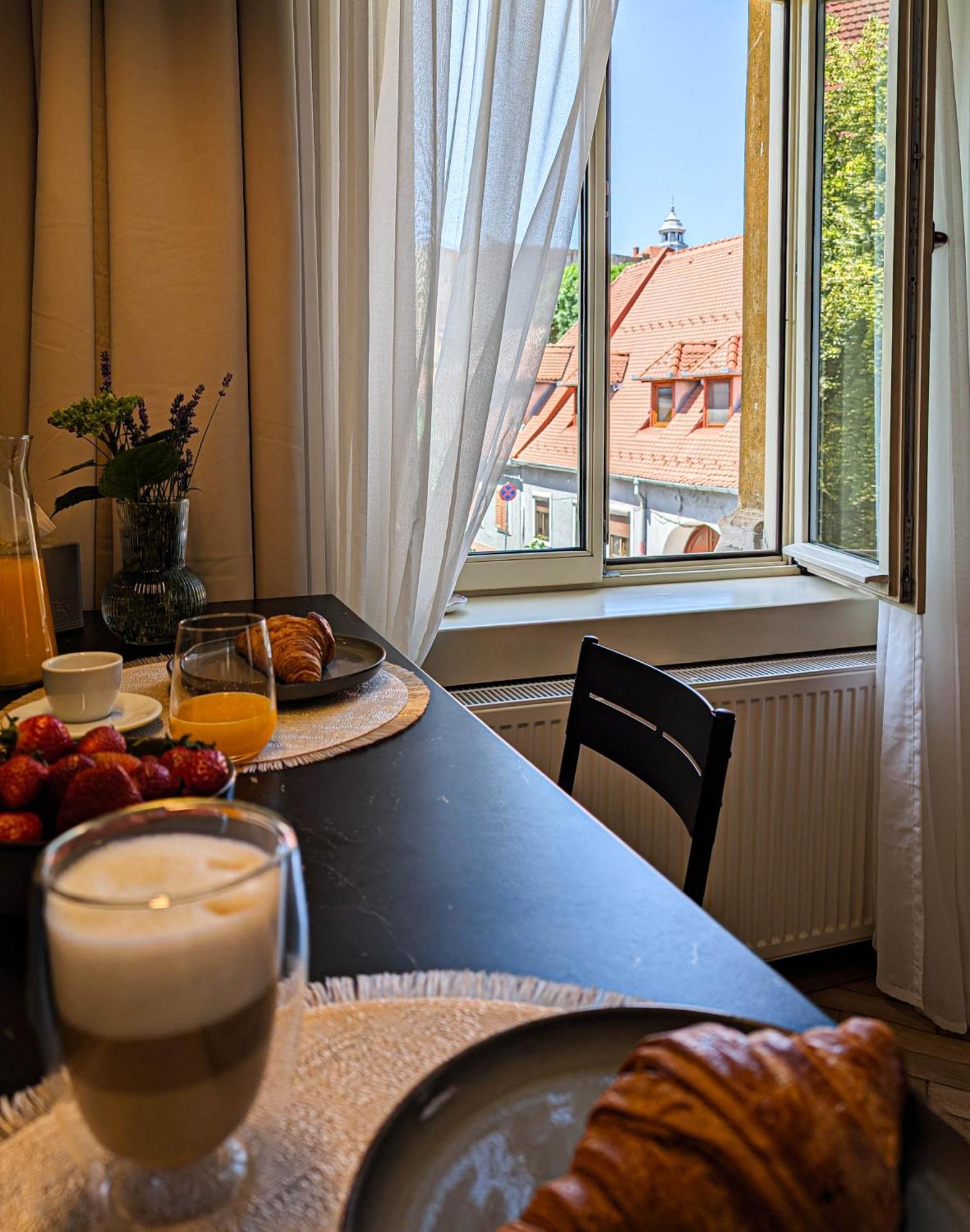 Apartment In Historic Center, Quiet Area, Ac سيبيو المظهر الخارجي الصورة